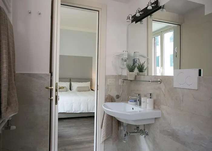 Cola Di Rienzo A E B Appartement